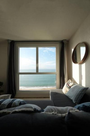 Amazing Cosy Studio with Ocean View & Pool